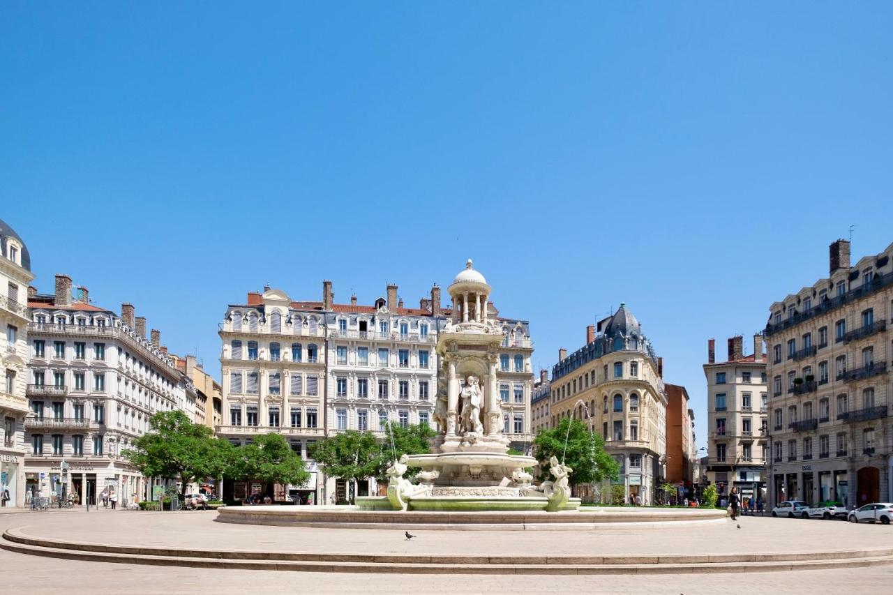 Honore Suite Du Temple Лион Экстерьер фото